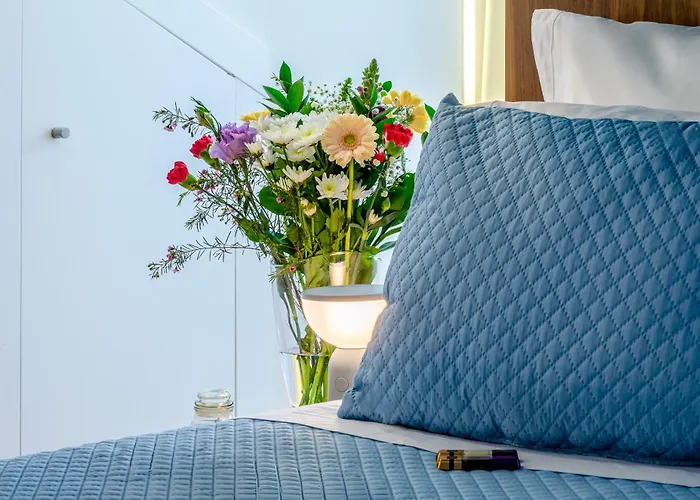 The 7 Hotel, Suites, Studios & Apartments