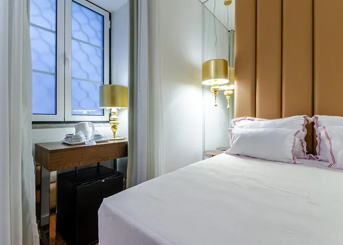 The 7 Hotel, Suites, Studios & Apartments