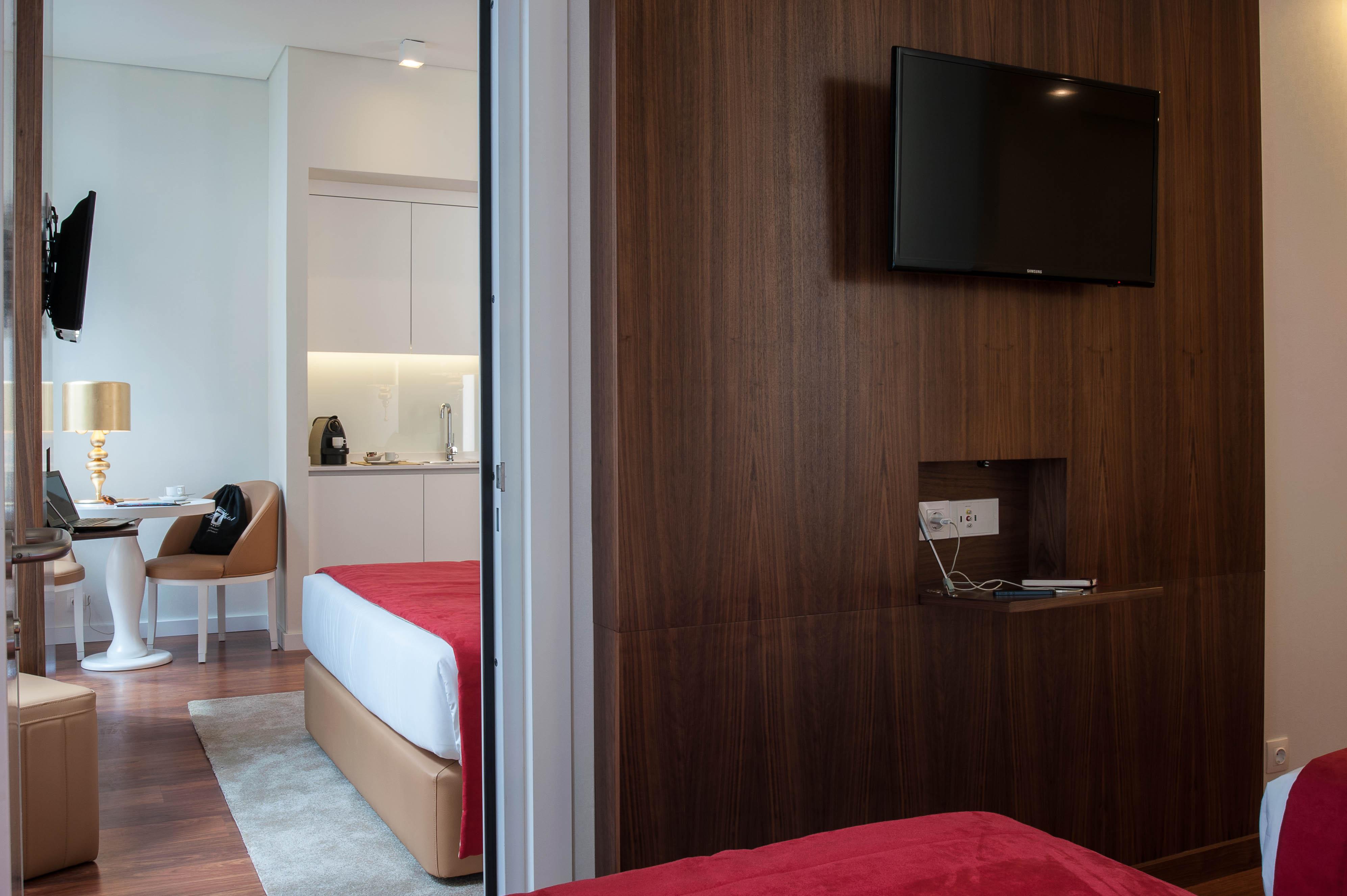 The 7 Hotel, Suites, & 3*