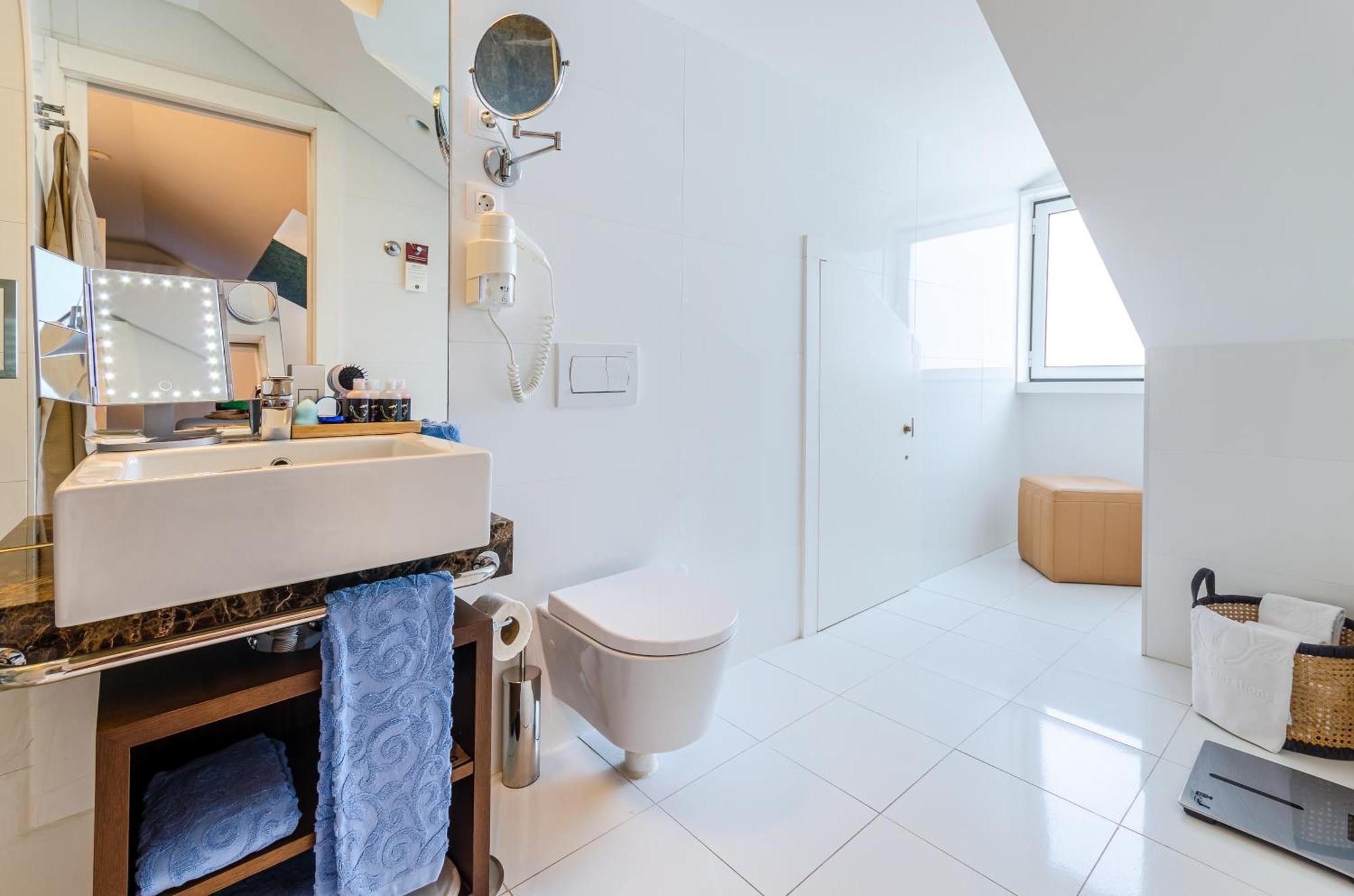 The 7 Hotel, Suites, & Lisbon